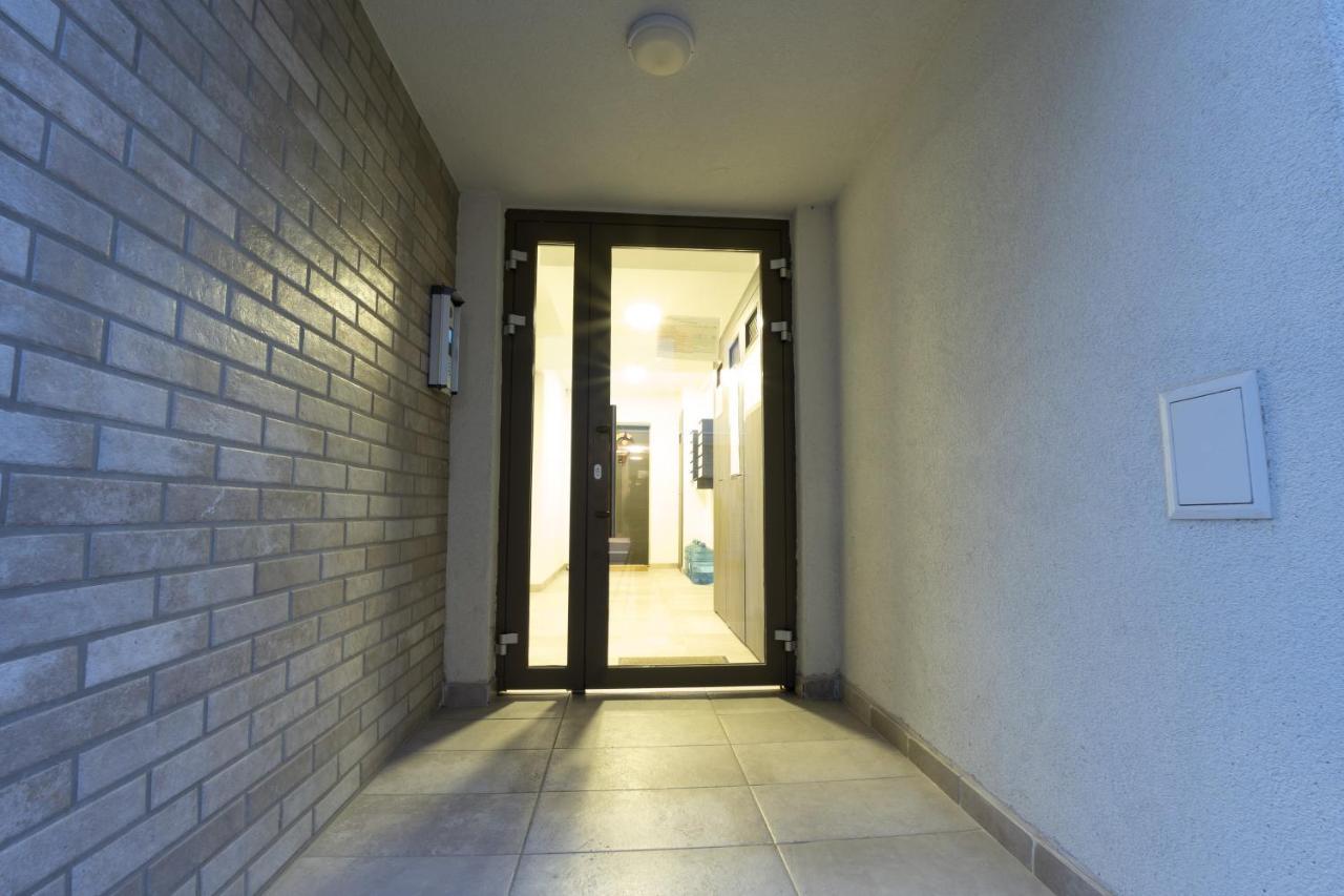 Citadela North 1Br Apartment W Security And Self Check In Бухарест Экстерьер фото